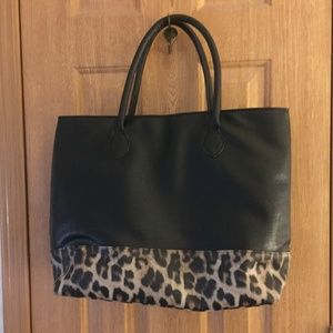 Cheetah print medium Tote Bag. DSW